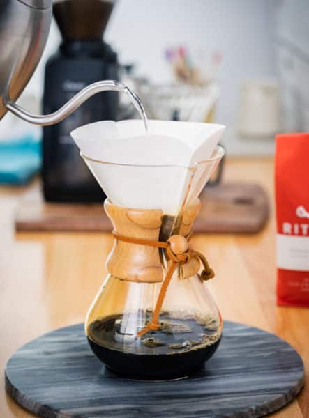 Brewing coffee using a Chemex